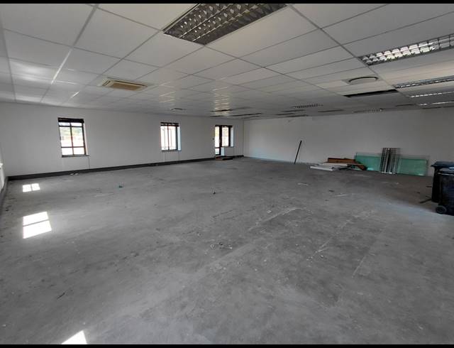 200M² OFFICE TO LET IN MAGALIESSIG
